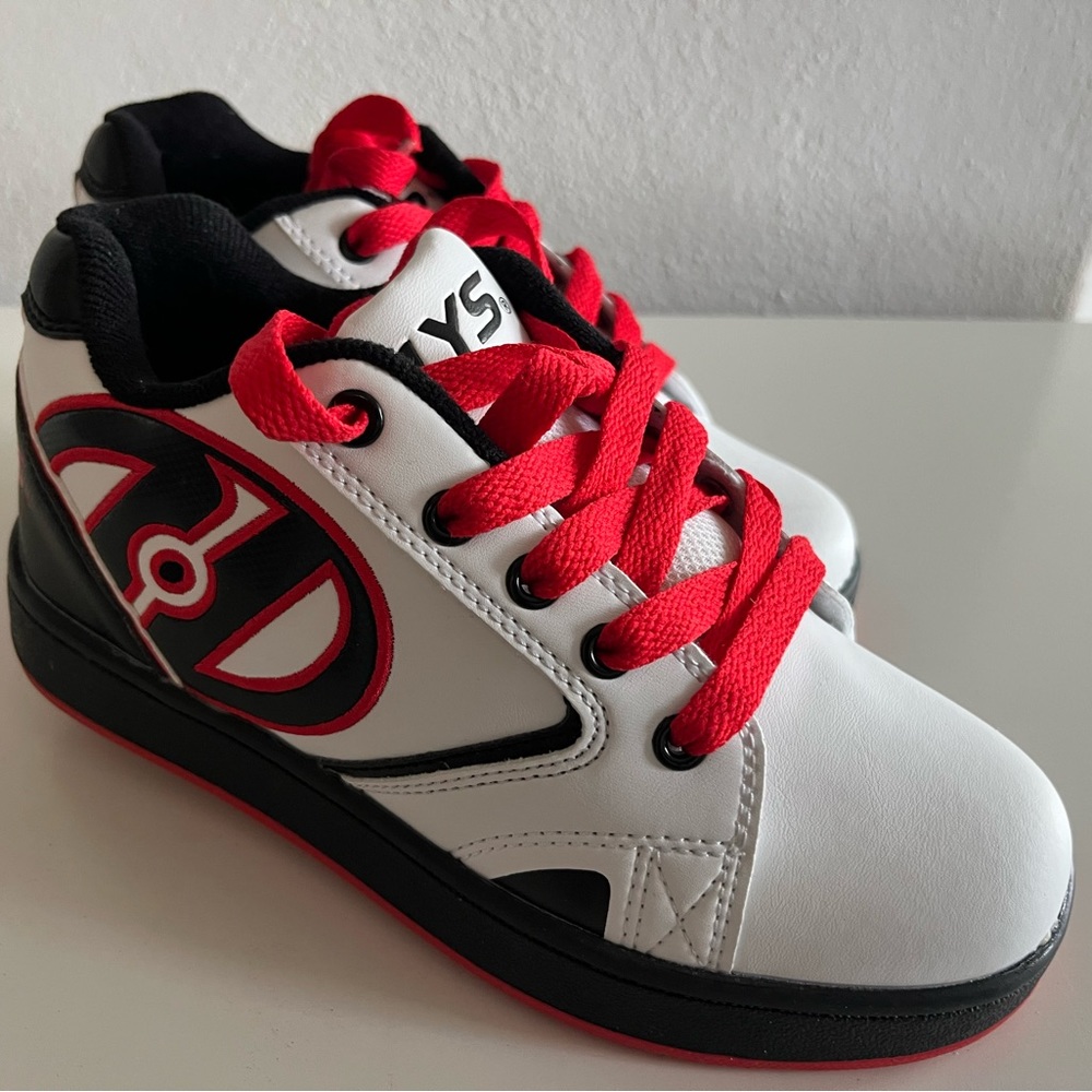 HEELYS WHEEL SHOES FOR KIDS NEW